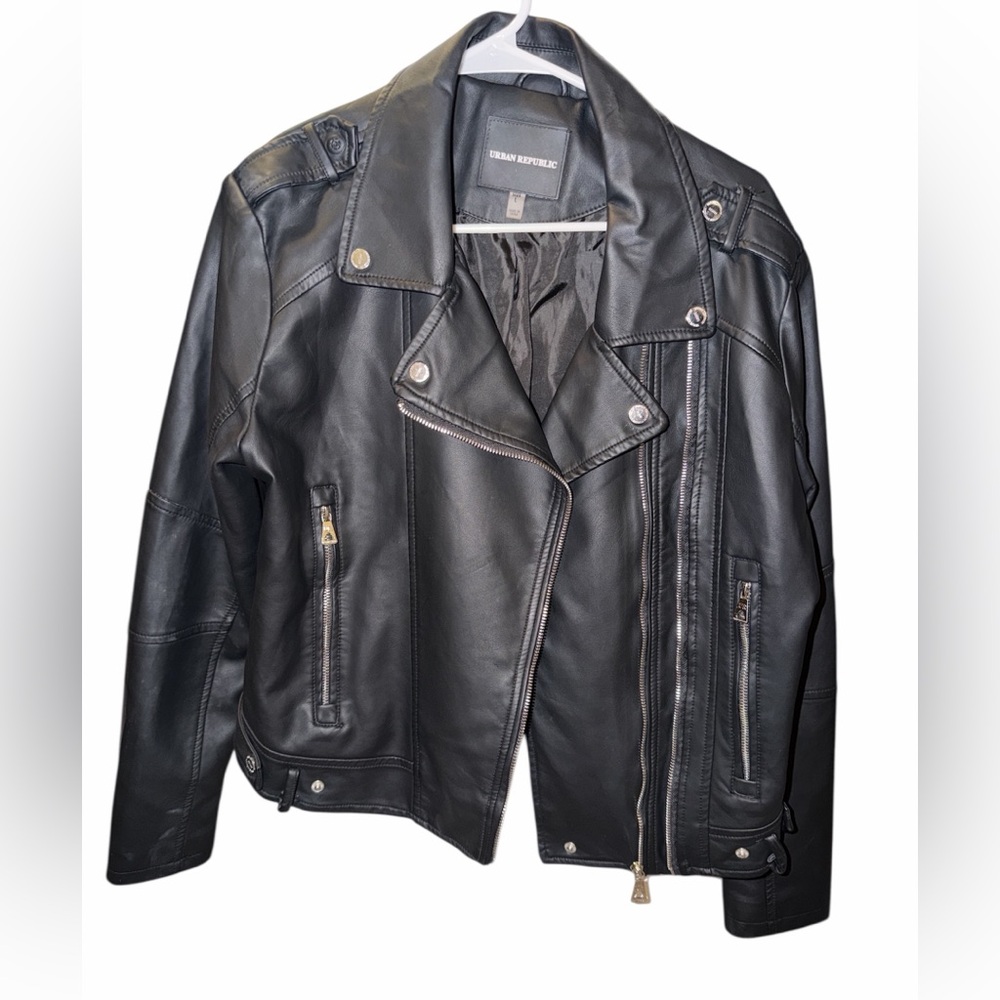 Women’s Urban Republic Black Leather Jacket - Size L.